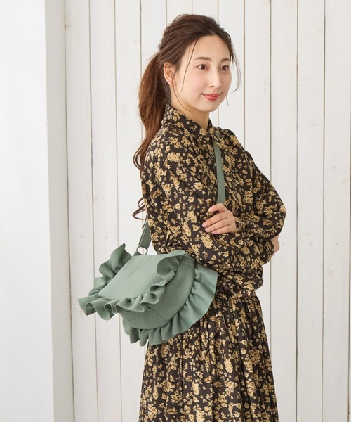 ROOTOTE(ルートート)の「ルートート / ショルダーバッグ フリル 半月型 洗濯可 EU.ベビールー.ルフルラッフル-B(ショルダーバッグ・レディース・ブラック/ネイビー/シルバー/ミント/チョコ・FREE)」の17枚目の写真