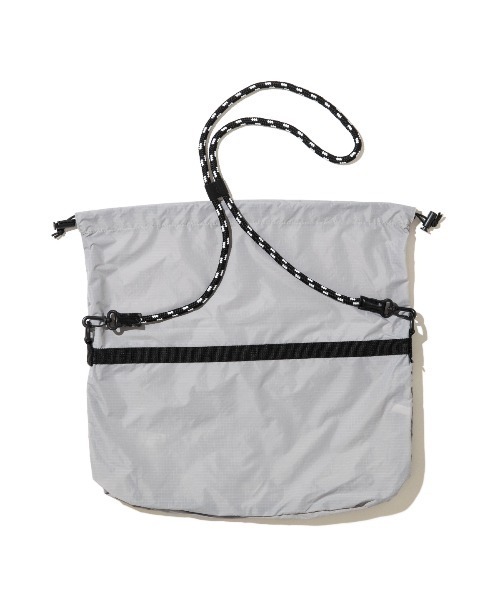 POLeR（ポーラー）の「POLER DRAWSTRING SLING BAG（ポーラー ドローストリング スリングバッグ）（ボディバッグ/ウエストポーチ・メンズ・グレー系/ブルー系/Black・ONE SIZE）」の9枚目の写真