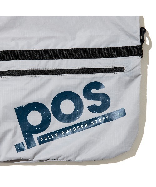 POLeR（ポーラー）の「POLER DRAWSTRING SLING BAG（ポーラー ドローストリング スリングバッグ）（ボディバッグ/ウエストポーチ・メンズ・グレー系/ブルー系/Black・ONE SIZE）」の10枚目の写真