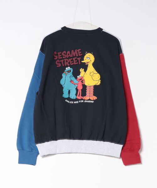 SESAME STREET(セサミストリート)の「【SESAME STREET/セサミストリート】かすれプリントトレーナー(スウェット・レディース・カラフル/オフホワイト/チャコールグレー/ダークグリーン・MEDIUM/LARGE/X-LARGE)」の5枚目の写真