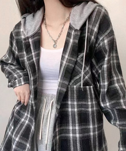 Riff(リフ)の「フード付きチェックシャツ(シャツ/ブラウス・レディース・ネイビー/ブラック・FREE)」の4枚目の写真