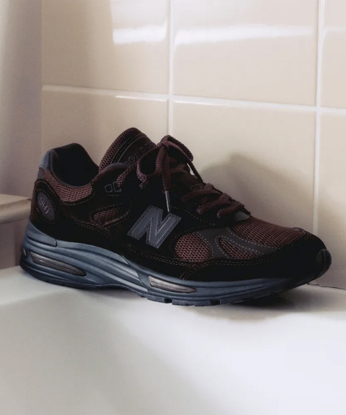 NEW BALANCE(ニューバランス)の「New Balance(ニューバランス) U991JB2(スニーカー・メンズ・ブラック・28cm/27.5cm/27cm/26.5cm/26cm)」の2枚目の写真