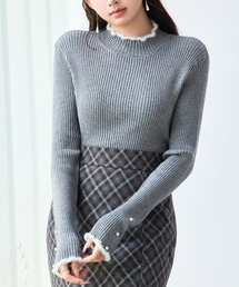 【新作登場】 ニット レディース リブニット 長袖 シャギー切替 フェザー調 配色ニット クルーネック 袖口スリット パール調ボタン 縦リブ フィット 細見え 柔らかい 暖かい 上品 きれいめ フェミニン 通勤 オフィス 秋 冬 トップ
