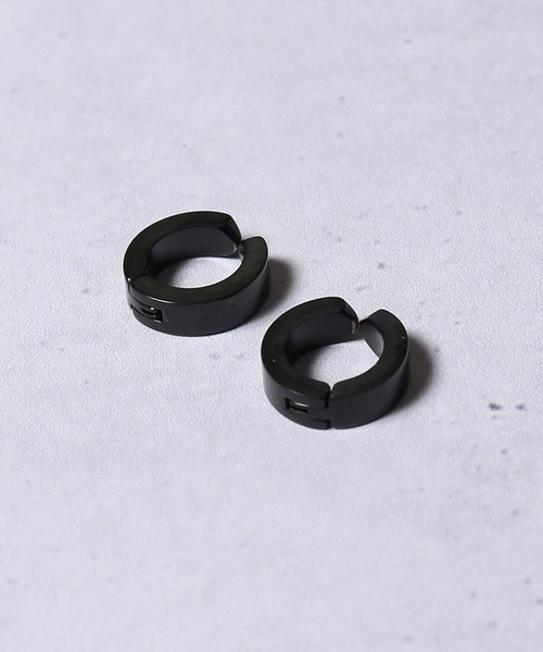 SPINNS（スピンズ）の「【累計販売数2.5万】ミニフープイヤリング/シンプル/ユニセックス対応/落ちにくい・痛くなりにくい設計（イヤリング・メンズ・ブラック/ゴールド/シルバー/シルバー系その他/ブラック系その他/ゴールド系その他・ONESIZE）」の3枚目の写真