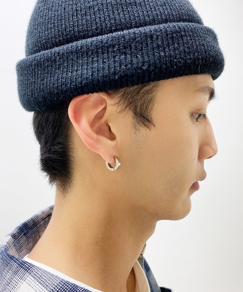 SPINNS（スピンズ）の「【累計販売数2.5万】ミニフープイヤリング/シンプル/ユニセックス対応/落ちにくい・痛くなりにくい設計（イヤリング・メンズ・ブラック/ゴールド/シルバー/シルバー系その他/ブラック系その他/ゴールド系その他・ONESIZE）」の8枚目の写真