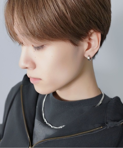 SPINNS（スピンズ）の「【累計販売数2.5万】ミニフープイヤリング/シンプル/ユニセックス対応/落ちにくい・痛くなりにくい設計（イヤリング・メンズ・ブラック/ゴールド/シルバー/シルバー系その他/ブラック系その他/ゴールド系その他・ONESIZE）」の21枚目の写真