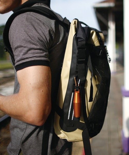 STREAM TRAIL(ストリームトレイル)の「【マグネット式】ワンタッチ携帯灰皿 / TROPIDE M トロピードM(アッシュトレイ/ライター・メンズ・シルバー/イエロー/オレンジ/ブルー/ブラック/パープル/レッド・MEDIUM)」の10枚目の写真