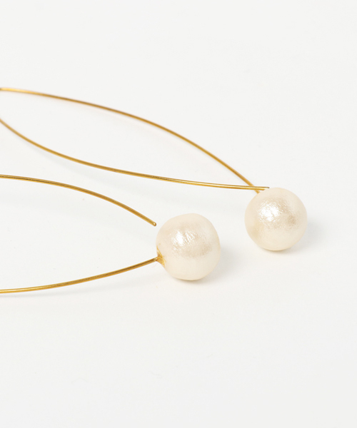 anq.（アンク）の「「anq.」コットンパールピアス（ピアス（両耳用）・レディース・ホワイト/ゴールド・ONE SIZE）」の4枚目の写真