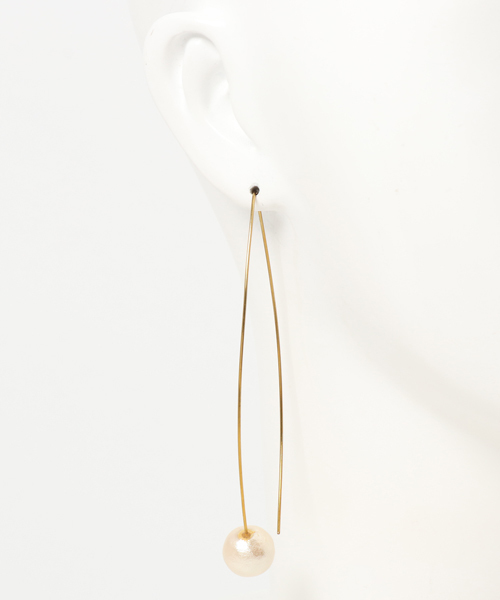 anq.（アンク）の「「anq.」コットンパールピアス（ピアス（両耳用）・レディース・ホワイト/ゴールド・ONE SIZE）」の3枚目の写真
