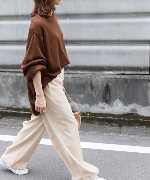 reca（レカ）の「ビッグシルエット裏起毛スウェットカットソー（スウェット・レディース・ホワイト/ブラック/ブラウン/キャメル/テラコッタ/ベージュ・FREE）」の22枚目の写真