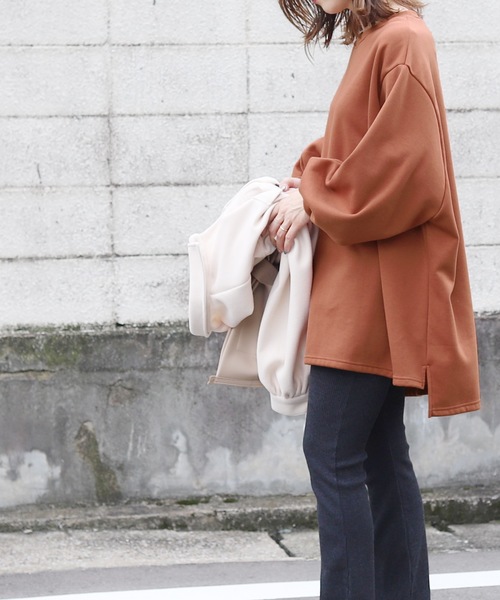 reca（レカ）の「ビッグシルエット裏起毛スウェットカットソー（スウェット・レディース・ホワイト/ブラック/ブラウン/キャメル/テラコッタ/ベージュ・FREE）」の17枚目の写真