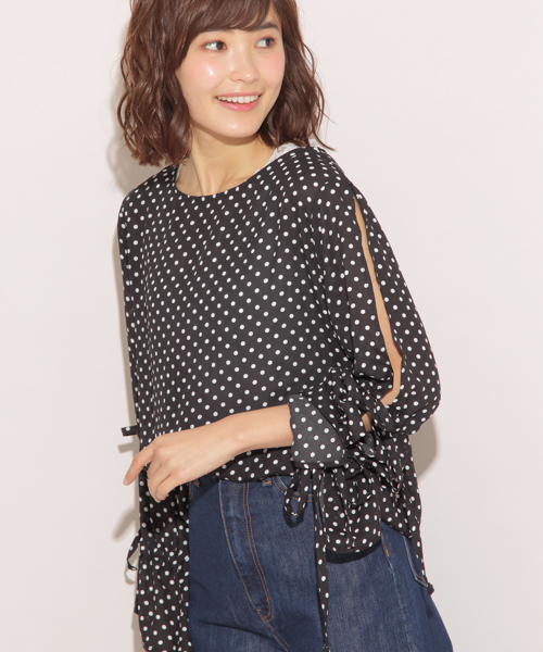 apres jour(アプレジュール)の「ドット袖リボンブラウス【ZOZOTOWN限定アイテム】(シャツ/ブラウス・レディース・ブラック/オフホワイト・フリー)」の3枚目の写真