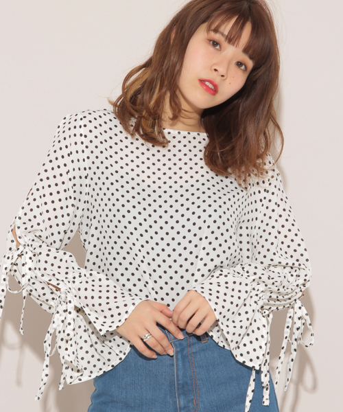 apres jour(アプレジュール)の「ドット袖リボンブラウス【ZOZOTOWN限定アイテム】(シャツ/ブラウス・レディース・ブラック/オフホワイト・フリー)」の9枚目の写真