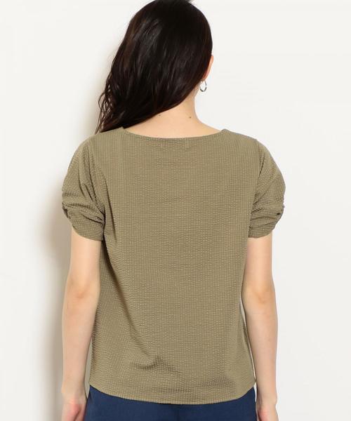 green label relaxing（グリーンレーベルリラクシング）の「D サッカーストライプ ソデツイスト カットソー ◆（Tシャツ/カットソー・レディース・ベージュ/ダークグリーン/ネイビー・FREE）」の4枚目の写真