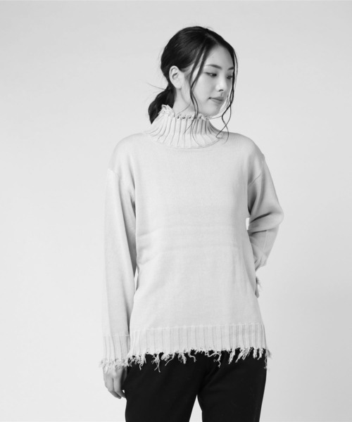 And A（アンドエー）の「And A アンドエー / ダメージ加工ハイネックプルオーバーニット セーター（ニット/セーター・レディース・オフホワイト/ブラウン/ブラック・38）」の7枚目の写真