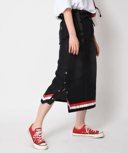 SUPERTHANKS（スーパーサンクス）の「3ラインテープデニムタイトスカート（デニムスカート・レディース・ライトブルー/ブラック/ブルー・SMALL/MEDIUM）」の2枚目の写真