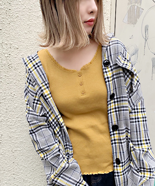 apres jour（アプレジュール）の「ヘンリーネックリブタンク【ZOZOTOWN限定アイテム】（タンクトップ・レディース・イエロー/ブルー/オフホワイト/ブラック・フリー）」の5枚目の写真