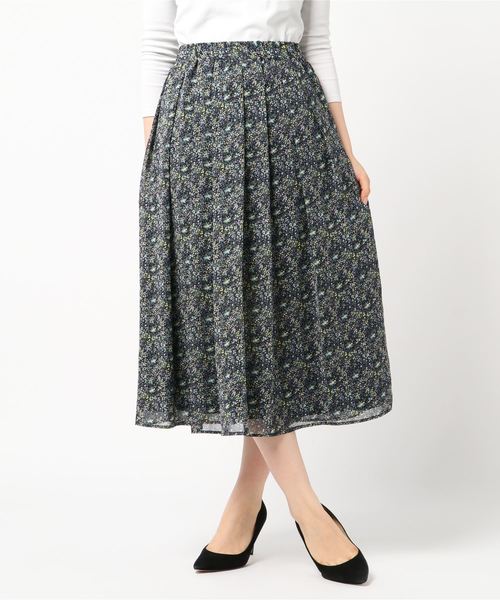 ASTORIA ODIER(アストリアオディール)の「ウエストゴム 小花柄プリントロングスカート(スカート・レディース・ブラック/ネイビー・SMALL/MEDIUM)」の2枚目の写真