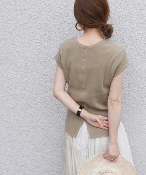 SHIPS(シップス)の「ワッフルヘンリーネックプルオーバー◇(Tシャツ/カットソー・レディース・ブラック/ブラウン/ライトグリーン・ONE SIZE)」の4枚目の写真