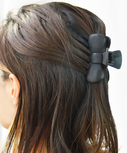 Fun & Daily（ファンアンドデイリー）の「F&D : リボンマットカラーへアクリップ（バレッタ/ヘアクリップ・レディース・ブラック/ネイビー/グレー/ピンク/グリーン/ワインレッド・FREE）」の8枚目の写真