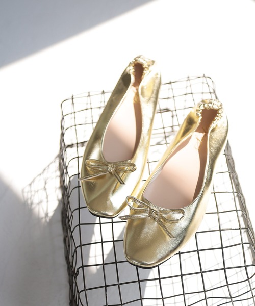 SESTO(セスト)の「柔らかギャザースクエアトゥバレエシューズパンプス(バレエシューズ・レディース・ホワイト/ブラック/ダークブラウン/シルバー/ゴールド/キャメル/レオパード/グレイッシュベージュ・22.5cm/23.5cm/24.5cm/25.5cm/23.0cm/24.0cm/22.0cm)」の9枚目の写真