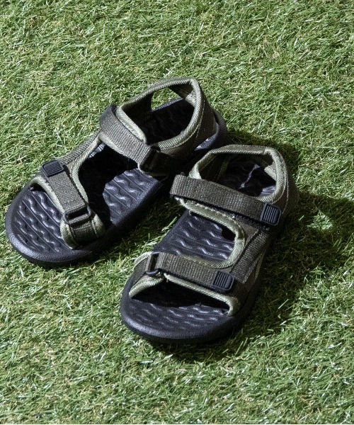 JOHN'S CLOSET（ジョンズクローゼット）の「【7】キッズ ストラップサンダル（サンダル・キッズ・ブラック/ネイビー/ベージュ/レッド/ブラウン/カーキ・16cm/17cm/18cm/19cm/20cm/22cm/21cm）」の4枚目の写真