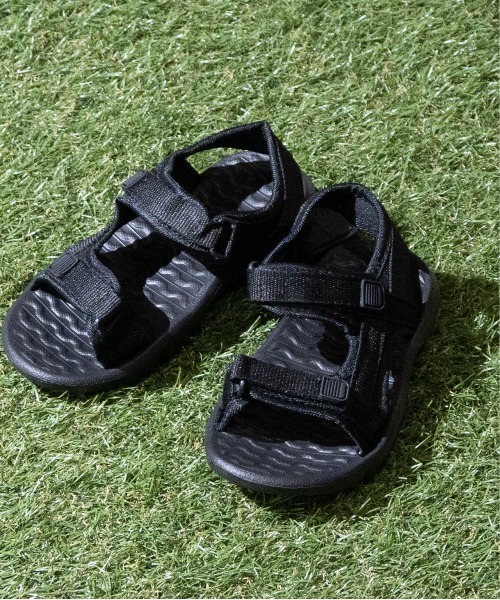 JOHN'S CLOSET（ジョンズクローゼット）の「【7】キッズ ストラップサンダル（サンダル・キッズ・ブラック/ネイビー/ベージュ/レッド/ブラウン/カーキ・16cm/17cm/18cm/19cm/20cm/22cm/21cm）」の2枚目の写真