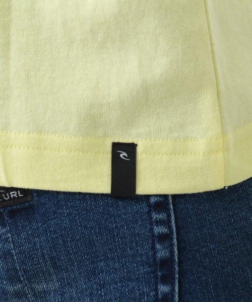 rip curl(リップカール)の「【RIP CURL リップカール】ロゴプリント半袖Tシャツ / サーフカジュアル / ユニセックス(Tシャツ/カットソー・メンズ・ライトイエロー/ホワイト/ブラック・MEDIUM/LARGE)」の17枚目の写真