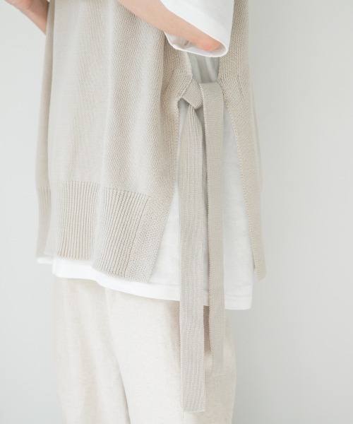 LOWRYS FARM（ローリーズファーム）の「７Ｇサイドスリットベスト２　884505（ベスト・レディース・ブラック/ベージュ/カーキ・FREE）」の13枚目の写真