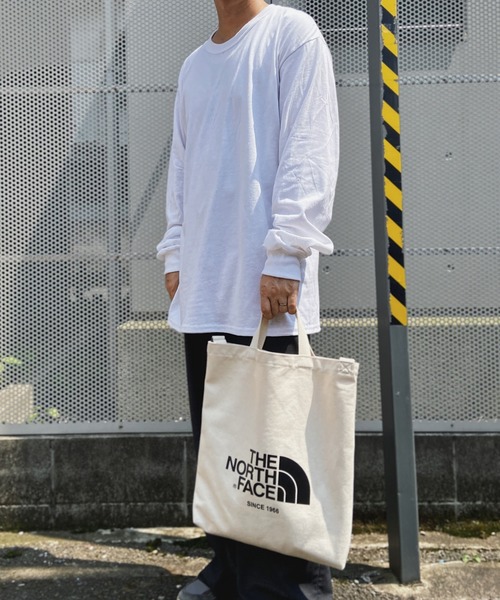 THE NORTH FACE(ザノースフェイス)の「【THE NORTH FACE(ザ・ノースフェイス)】3WAY キャンバス トートバッグ / ハンドバッグ/ショルダーバッグ(トートバッグ・メンズ・アイボリー/ブラック・FREE)」の4枚目の写真