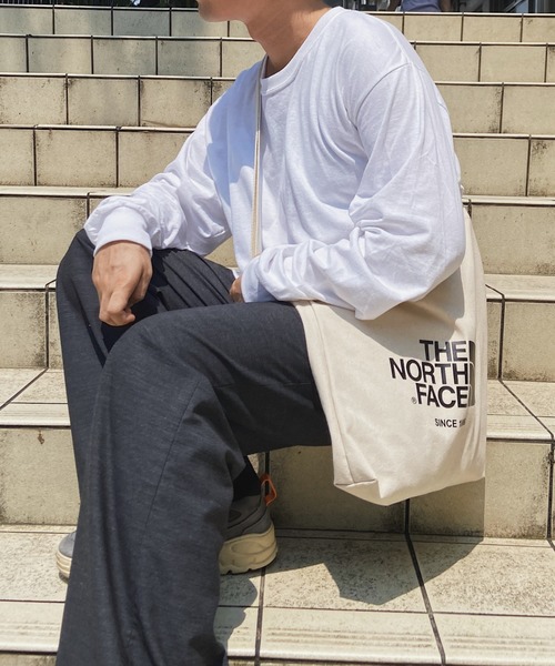 THE NORTH FACE(ザノースフェイス)の「【THE NORTH FACE(ザ・ノースフェイス)】3WAY キャンバス トートバッグ / ハンドバッグ/ショルダーバッグ(トートバッグ・メンズ・アイボリー/ブラック・FREE)」の7枚目の写真