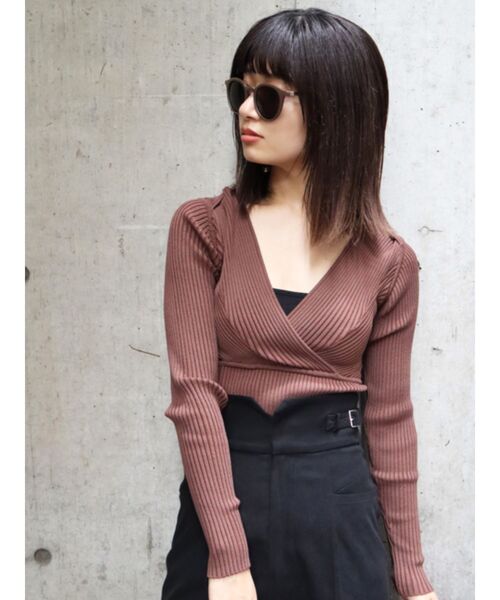 EMODA(エモダ)の「スウィッチングタイトニット(ニット/セーター・レディース・ブラック/パープル/ブラウン/マスタード・FREE)」の5枚目の写真