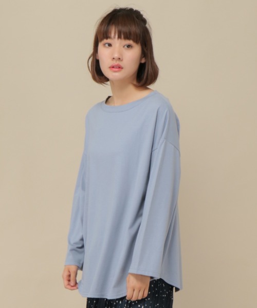 ikka（イッカ）の「制菌加工ボートネックTシャツ（Tシャツ/カットソー・レディース・チャコールグレー/スカイブルー/オフホワイト・M/L）」の3枚目の写真