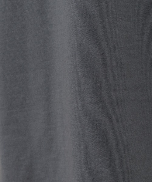 ikka（イッカ）の「制菌加工ボートネックTシャツ（Tシャツ/カットソー・レディース・チャコールグレー/スカイブルー/オフホワイト・M/L）」の6枚目の写真