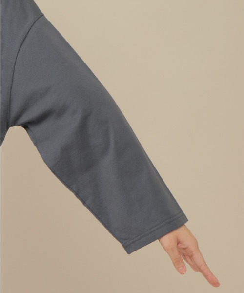 ikka（イッカ）の「制菌加工ボートネックTシャツ（Tシャツ/カットソー・レディース・チャコールグレー/スカイブルー/オフホワイト・M/L）」の10枚目の写真