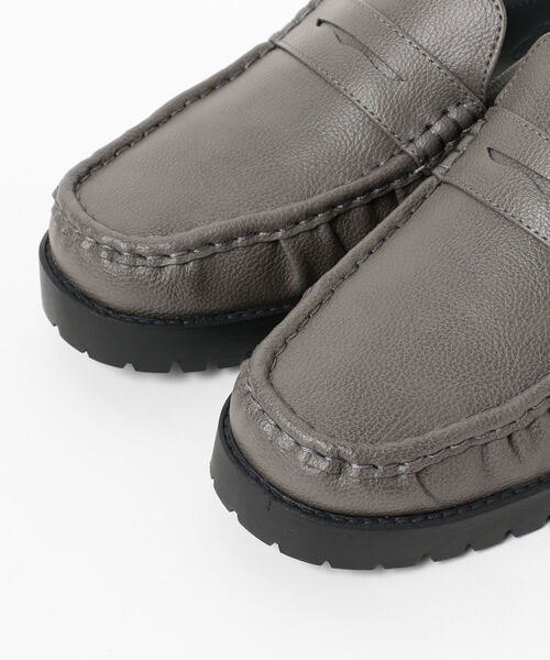 BEAMS（ビームス）の「BEAMS / モック ローファー（ドレスシューズ・メンズ・チャコールグレー/ブラック・41/42/43/40）」の4枚目の写真