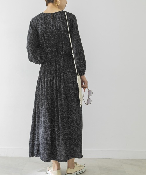 URBAN RESEARCH（アーバンリサーチ）の「プリーツデザインドットワンピース（ワンピース・レディース・ブラック/オリーブ・FREE）」の18枚目の写真