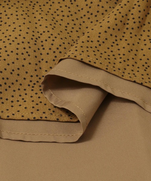 URBAN RESEARCH（アーバンリサーチ）の「プリーツデザインドットワンピース（ワンピース・レディース・ブラック/オリーブ・FREE）」の6枚目の写真