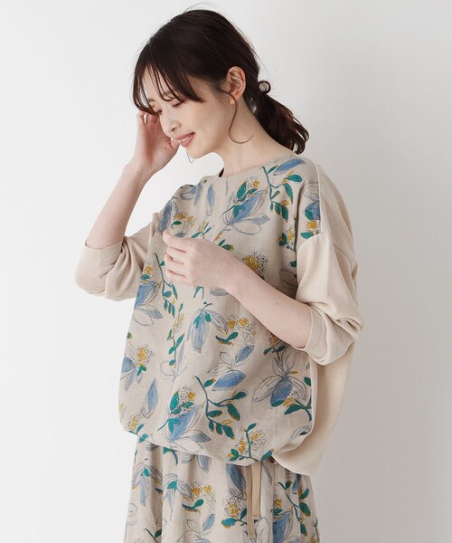 smart pink(スマートピンク)の「◆【手洗い可】フラワープリント切り替えプルオーバー(ニット/セーター・レディース・ベージュ系その他3/ライトグリーン系・88)」の2枚目の写真