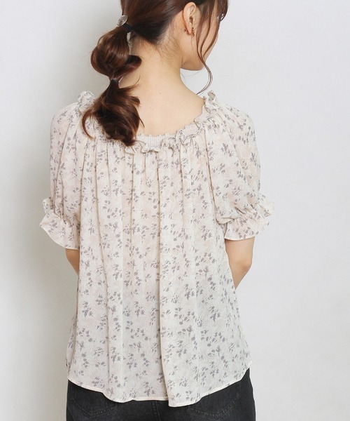 Crisp yours(クリスプユアーズ)の「【WEB限定】フラワーフリルパフブラウス(シャツ/ブラウス・レディース・アイボリー/ピンクベージュ・FREE)」の16枚目の写真