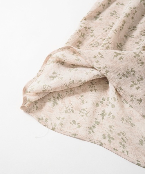 Crisp yours(クリスプユアーズ)の「【WEB限定】フラワーフリルパフブラウス(シャツ/ブラウス・レディース・アイボリー/ピンクベージュ・FREE)」の14枚目の写真