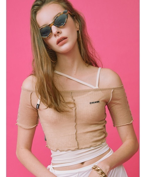 CRANK(クランク)の「『CRANK/クランク』WAVE OFF SHOULDER/ウェーブオフショルダートップ(Tシャツ/カットソー・レディース・ライトブルー/ブラック/ベージュ/ピンク/アイボリー・FREE)」の3枚目の写真