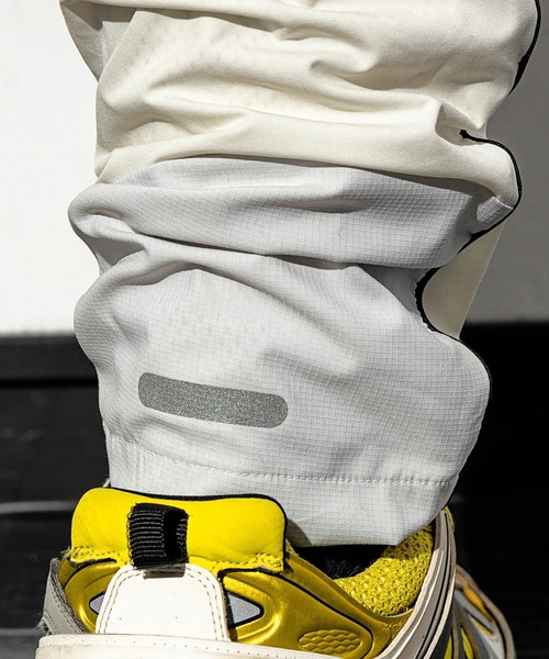 +phenix(プラスフェニックス)の「+phenix(プラスフェニックス)撥水加工 Multi Seam Pants(その他パンツ・メンズ・ホワイト/ブラック・S/M/L/XL/XXL)」の11枚目の写真