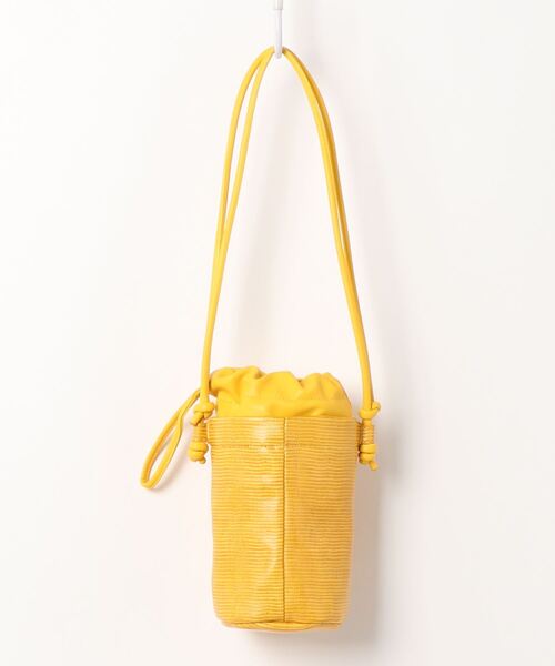 ACCOMMODE（アコモデ）の「グッドフェイスボトルミニバッグ（ショルダーバッグ・レディース・イエロー/ベージュ/ブラウン・FREE）」の12枚目の写真