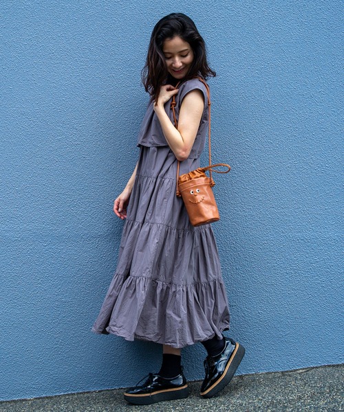 ACCOMMODE（アコモデ）の「グッドフェイスボトルミニバッグ（ショルダーバッグ・レディース・イエロー/ベージュ/ブラウン・FREE）」の17枚目の写真