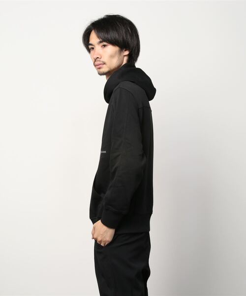 Calvin Klein Jeans(カルヴァンクラインジーンズ)の「AF オフプレイスド アイコニック パーカー(パーカー・メンズ・ブラック/ブラウン・S/M/L/XL)」の3枚目の写真