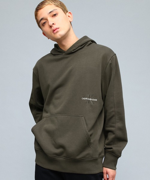 Calvin Klein Jeans(カルヴァンクラインジーンズ)の「AF オフプレイスド アイコニック パーカー(パーカー・メンズ・ブラック/ブラウン・S/M/L/XL)」の2枚目の写真