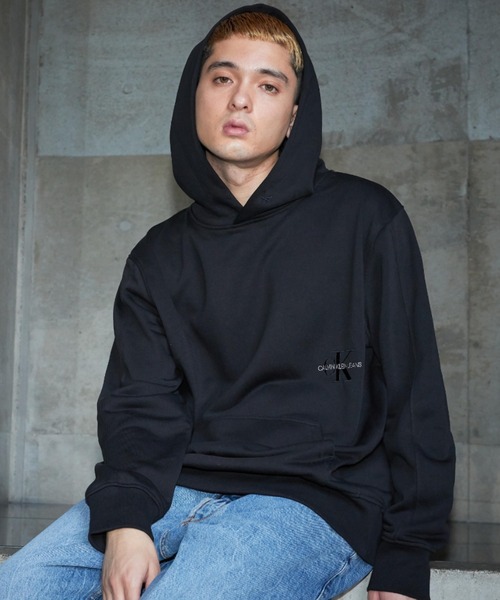 Calvin Klein Jeans(カルヴァンクラインジーンズ)の「AF オフプレイスド アイコニック パーカー(パーカー・メンズ・ブラック/ブラウン・S/M/L/XL)」の16枚目の写真