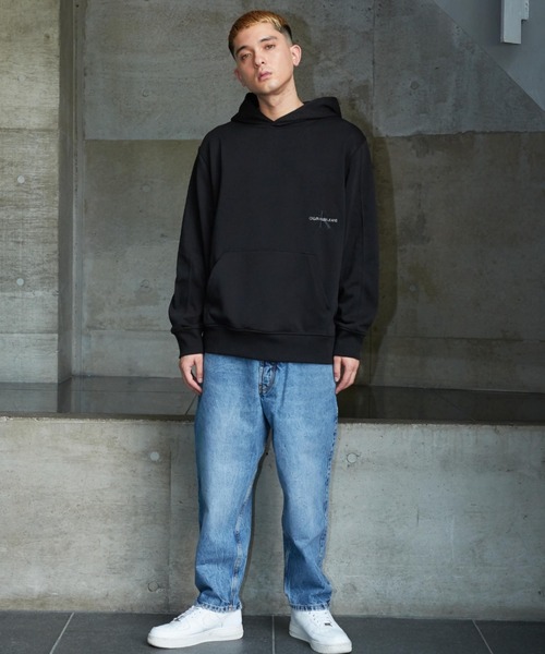 Calvin Klein Jeans(カルヴァンクラインジーンズ)の「AF オフプレイスド アイコニック パーカー(パーカー・メンズ・ブラック/ブラウン・S/M/L/XL)」の17枚目の写真