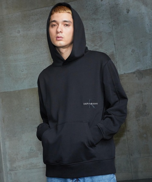 Calvin Klein Jeans(カルヴァンクラインジーンズ)の「AF オフプレイスド アイコニック パーカー(パーカー・メンズ・ブラック/ブラウン・S/M/L/XL)」の19枚目の写真